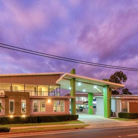 Drovers Motor Inn 달비 외부 사진
