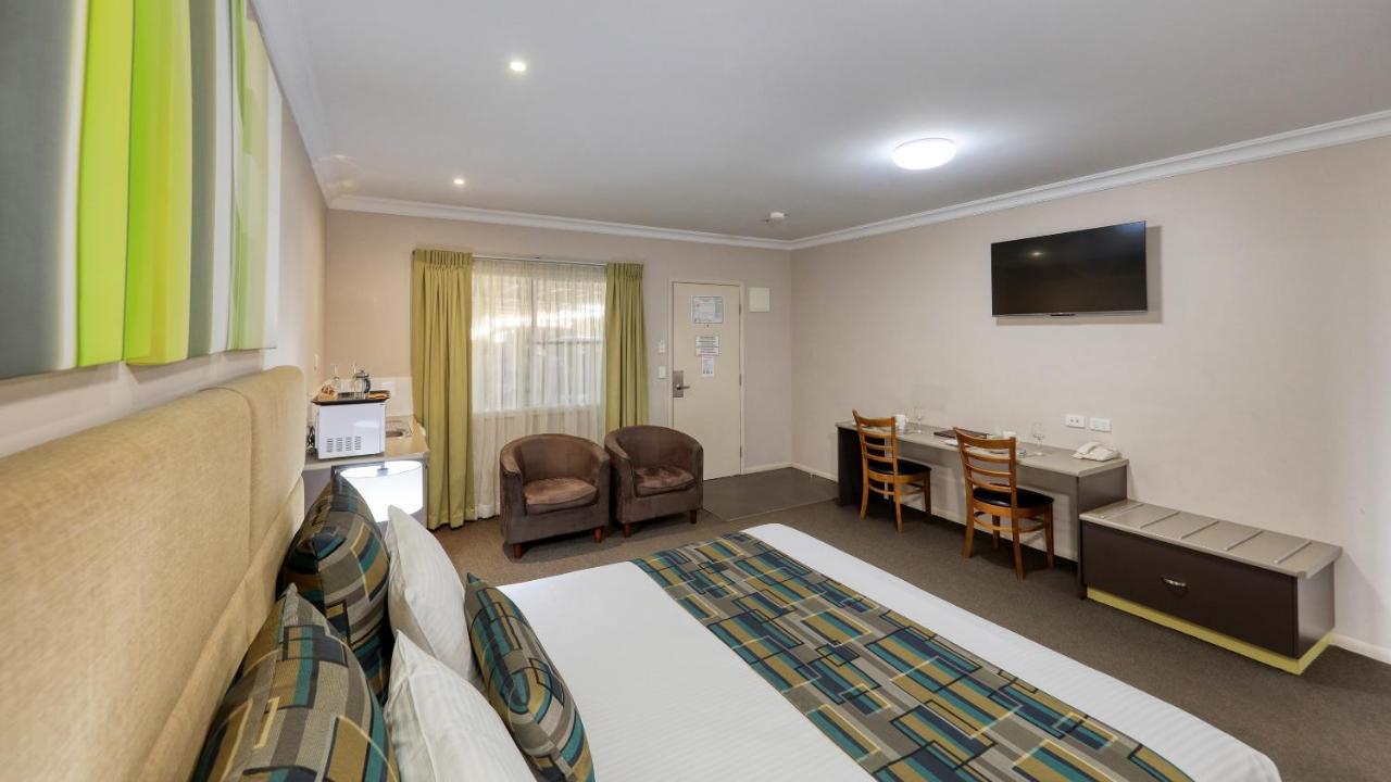 Drovers Motor Inn 달비 외부 사진