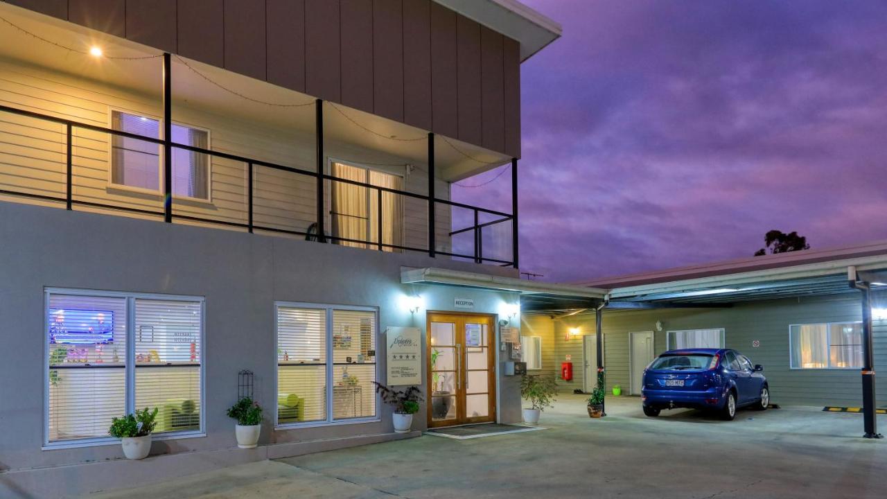 Drovers Motor Inn 달비 외부 사진