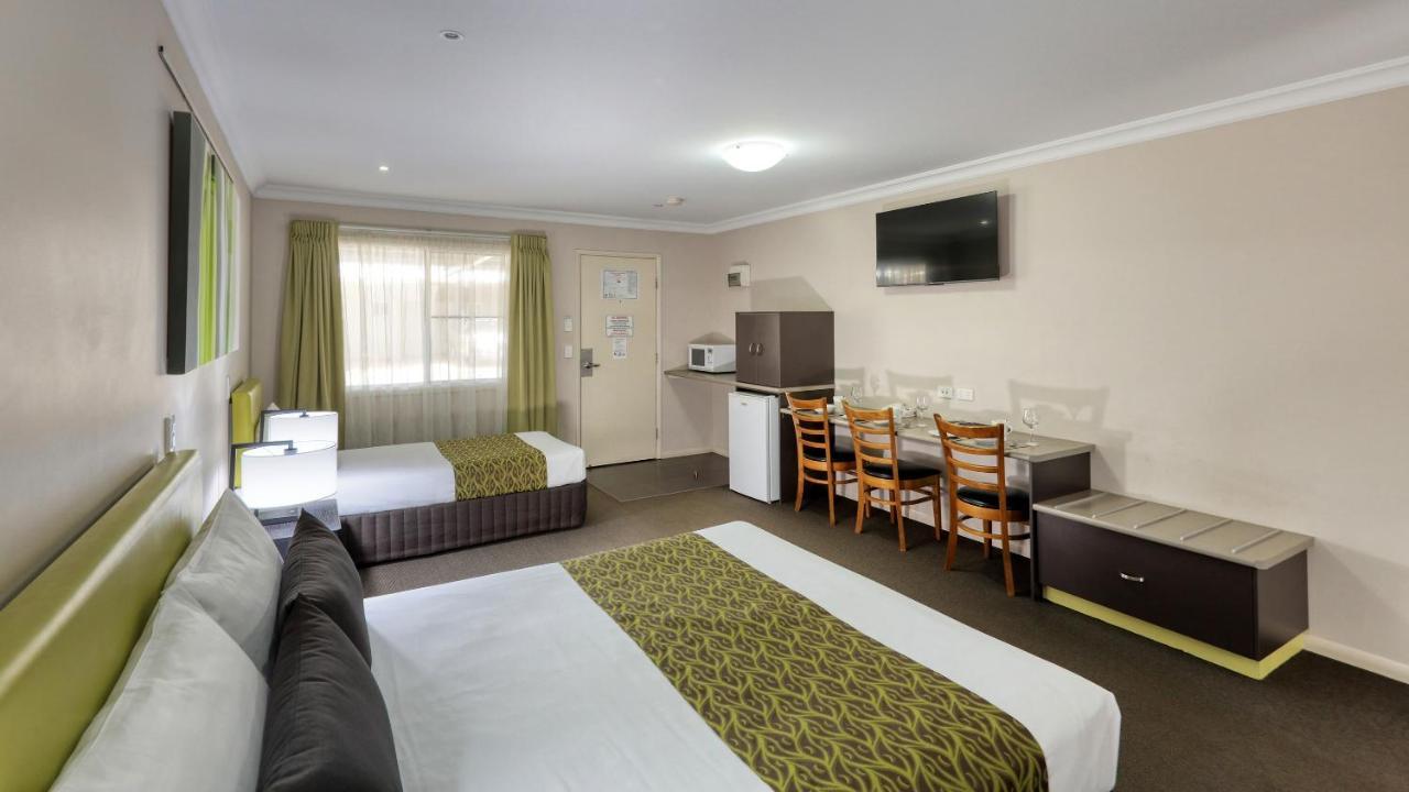 Drovers Motor Inn 달비 외부 사진