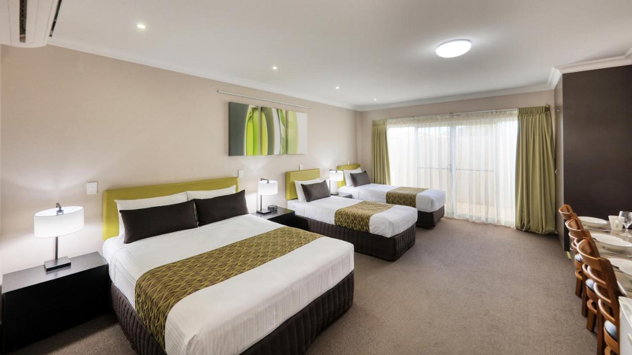 Drovers Motor Inn 달비 외부 사진