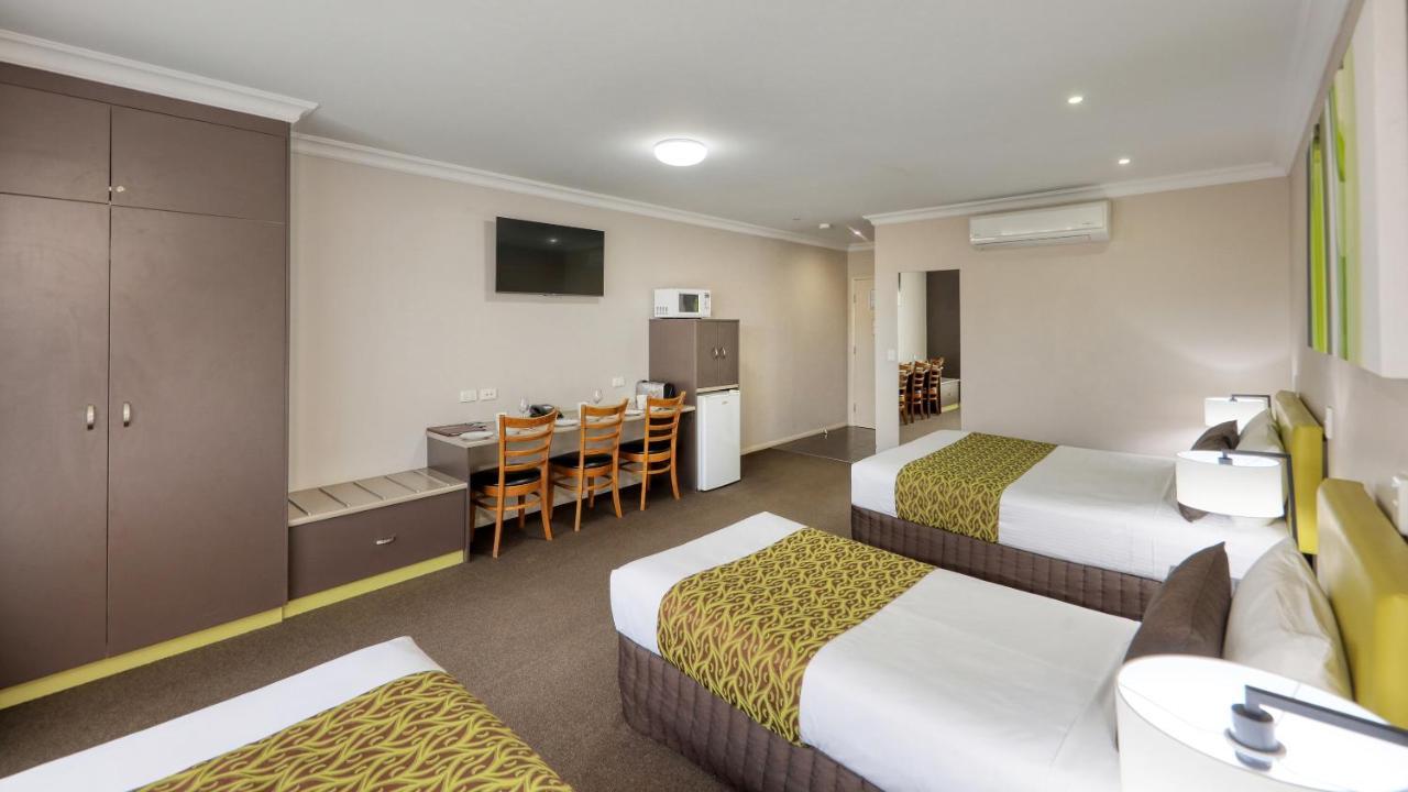 Drovers Motor Inn 달비 외부 사진